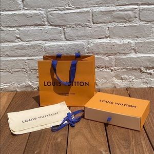 Authentic Louis Vuitton shopping set